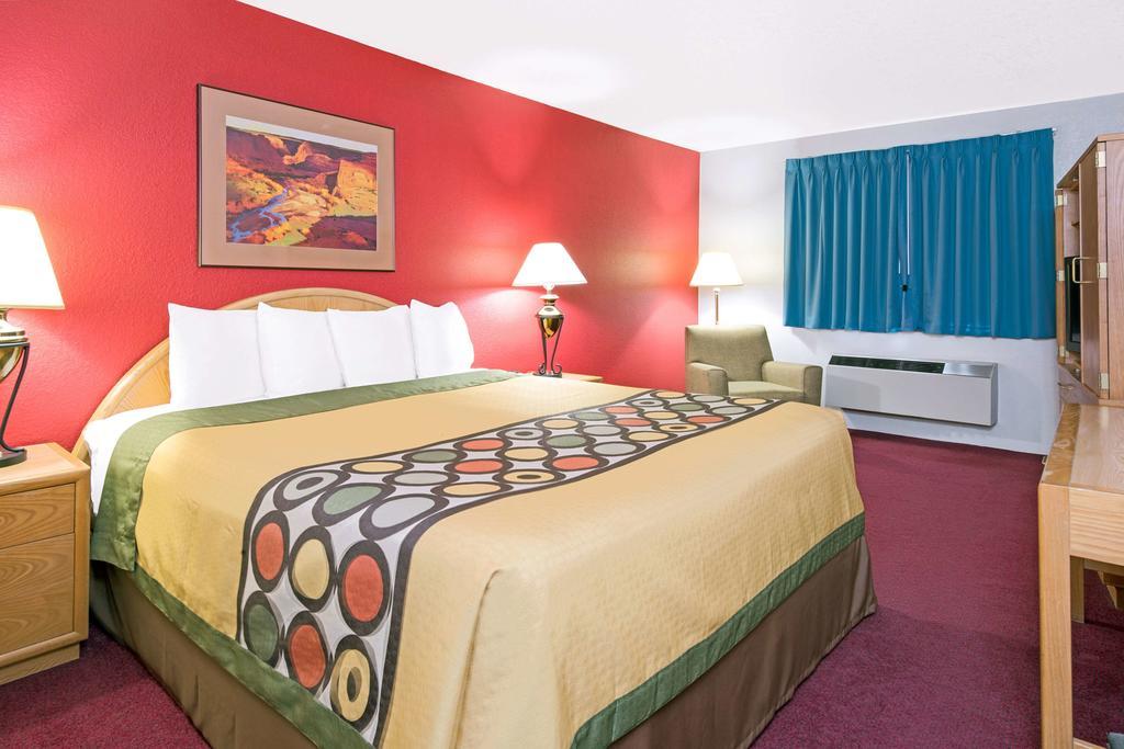 Super 8 Albuquerque/Midtown Hotel Bagian luar foto